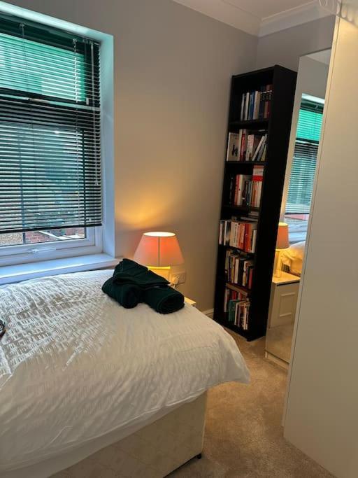 Adam'S Place, Watford Wd17 2Py Villa Bagian luar foto