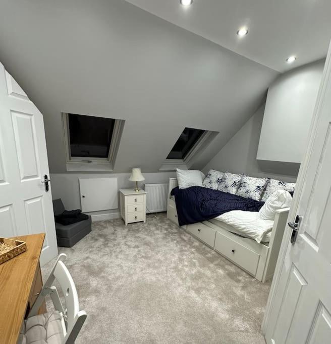 Adam'S Place, Watford Wd17 2Py Villa Bagian luar foto